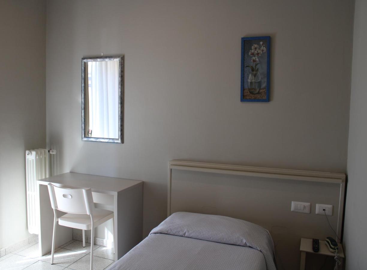 Hotel Delfina シーニャ エクステリア 写真