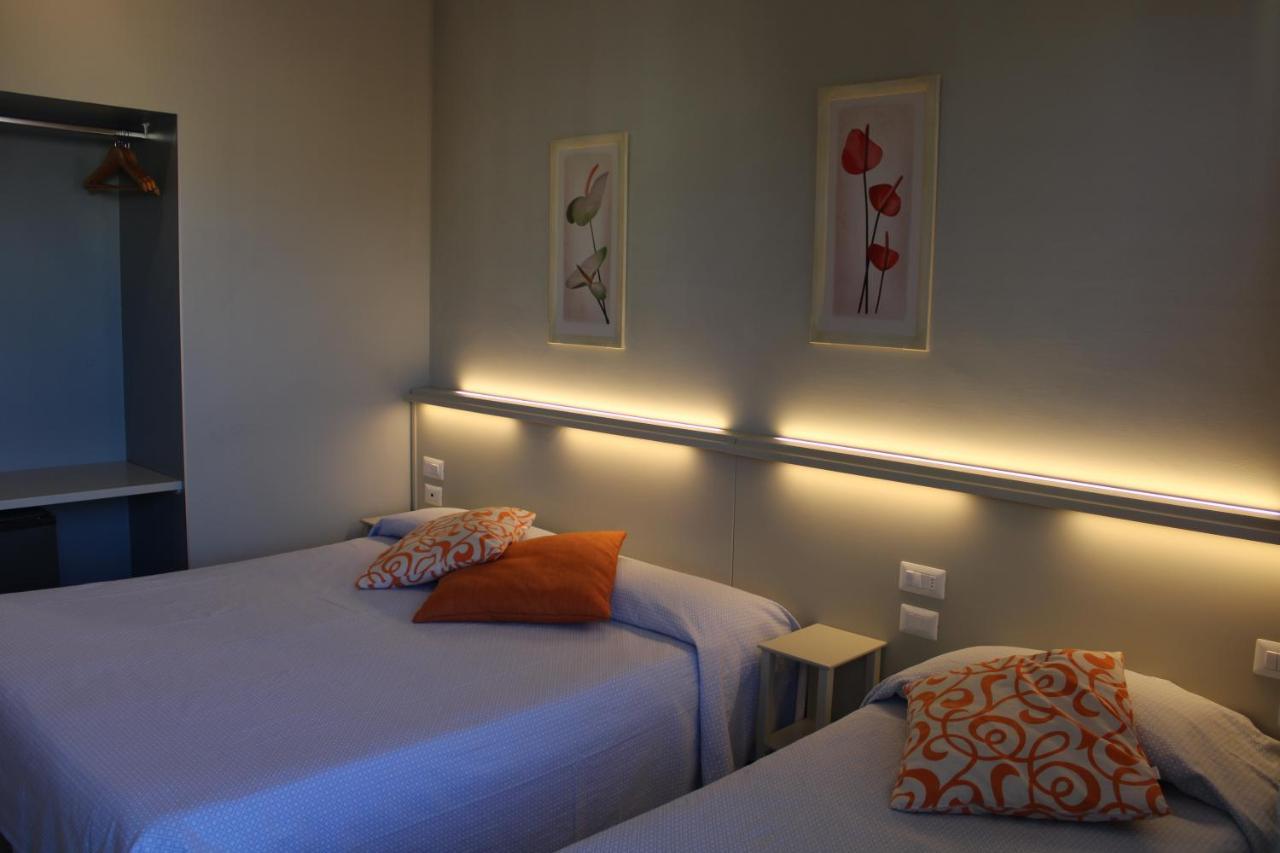 Hotel Delfina シーニャ エクステリア 写真