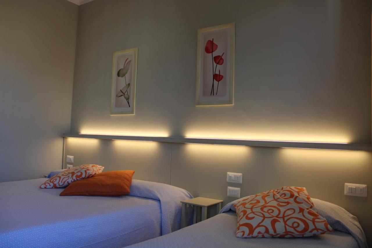 Hotel Delfina シーニャ エクステリア 写真